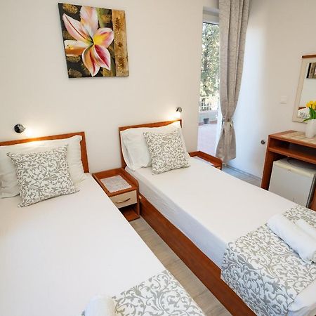 Rooms Magnolia With Pool Novalja Εξωτερικό φωτογραφία