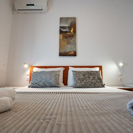 Rooms Magnolia With Pool Novalja Εξωτερικό φωτογραφία