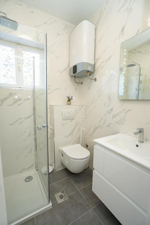 Rooms Magnolia With Pool Novalja Εξωτερικό φωτογραφία