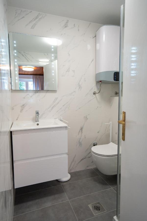 Rooms Magnolia With Pool Novalja Εξωτερικό φωτογραφία