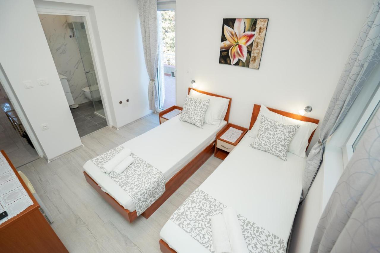 Rooms Magnolia With Pool Novalja Εξωτερικό φωτογραφία
