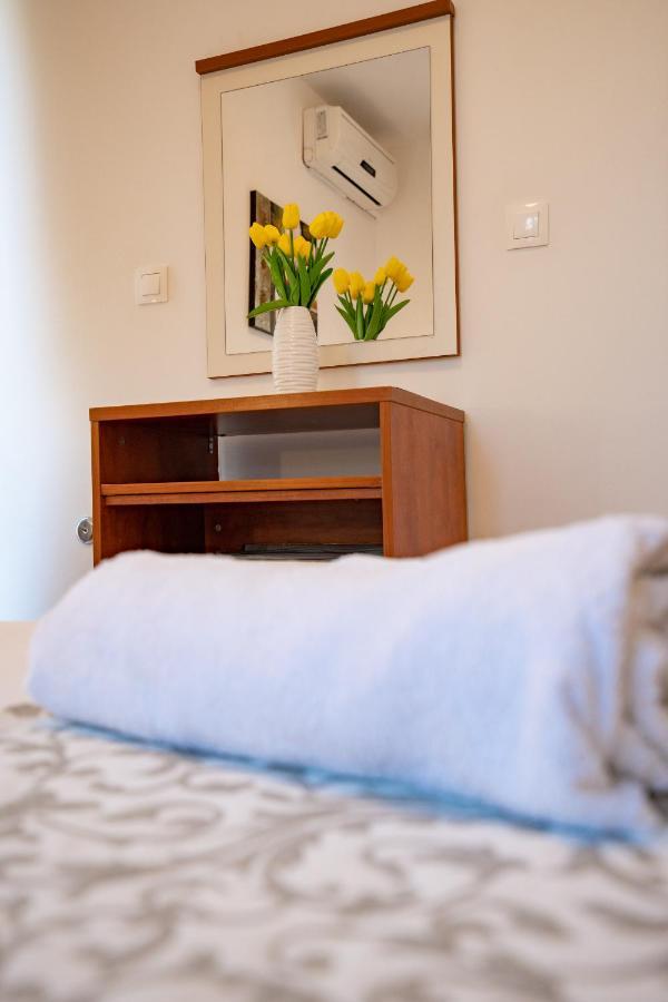 Rooms Magnolia With Pool Novalja Εξωτερικό φωτογραφία