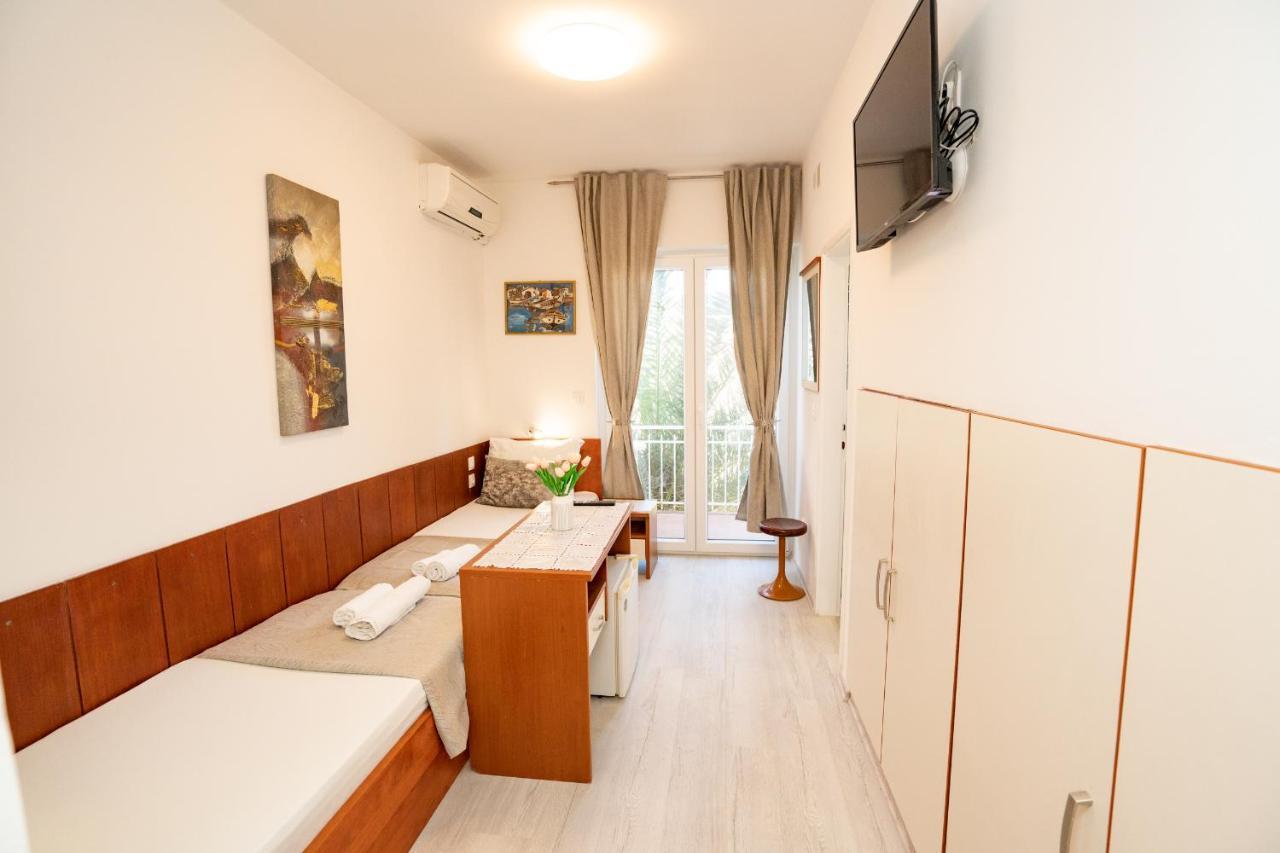 Rooms Magnolia With Pool Novalja Εξωτερικό φωτογραφία