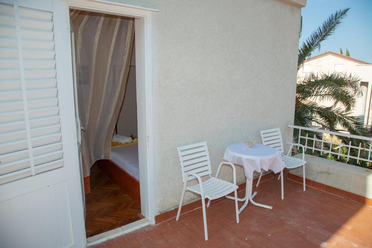 Rooms Magnolia With Pool Novalja Εξωτερικό φωτογραφία