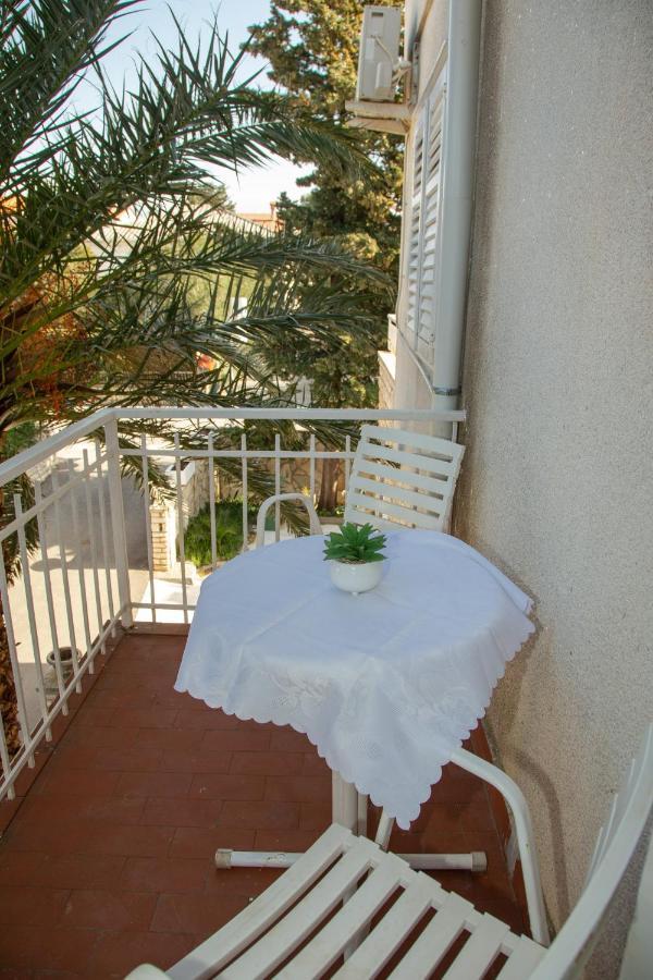 Rooms Magnolia With Pool Novalja Εξωτερικό φωτογραφία