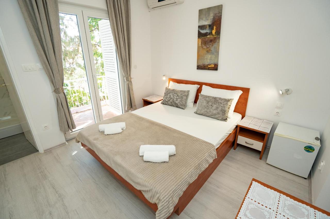 Rooms Magnolia With Pool Novalja Εξωτερικό φωτογραφία