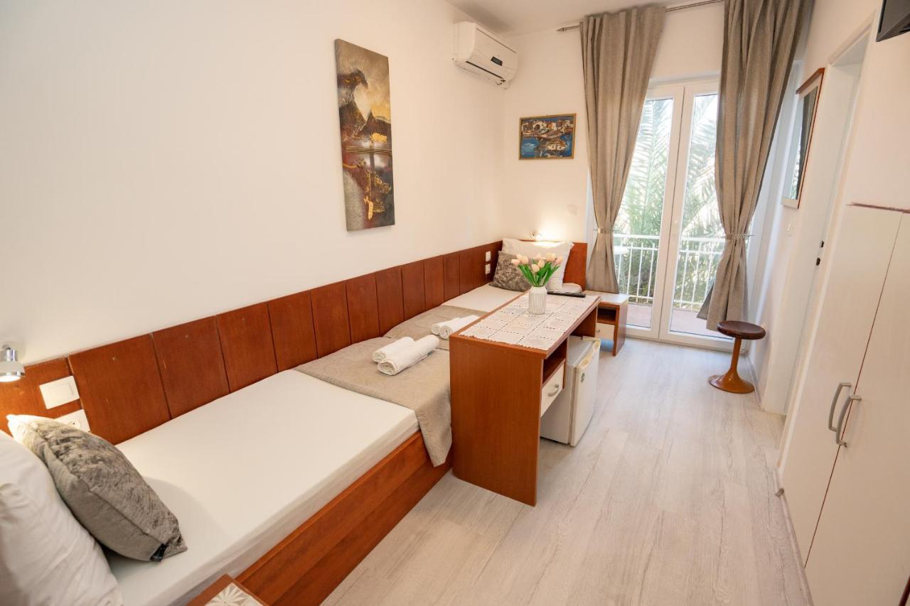 Rooms Magnolia With Pool Novalja Εξωτερικό φωτογραφία