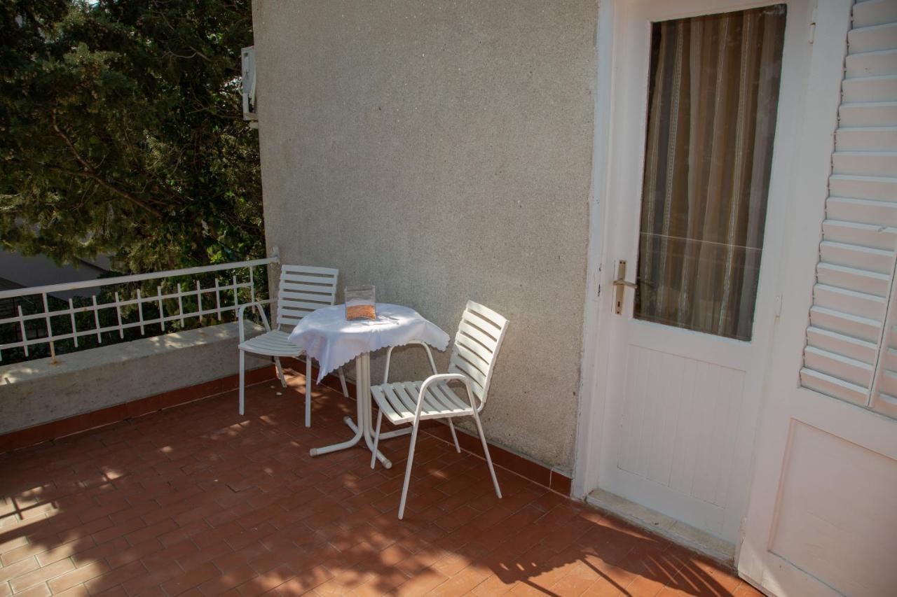 Rooms Magnolia With Pool Novalja Εξωτερικό φωτογραφία