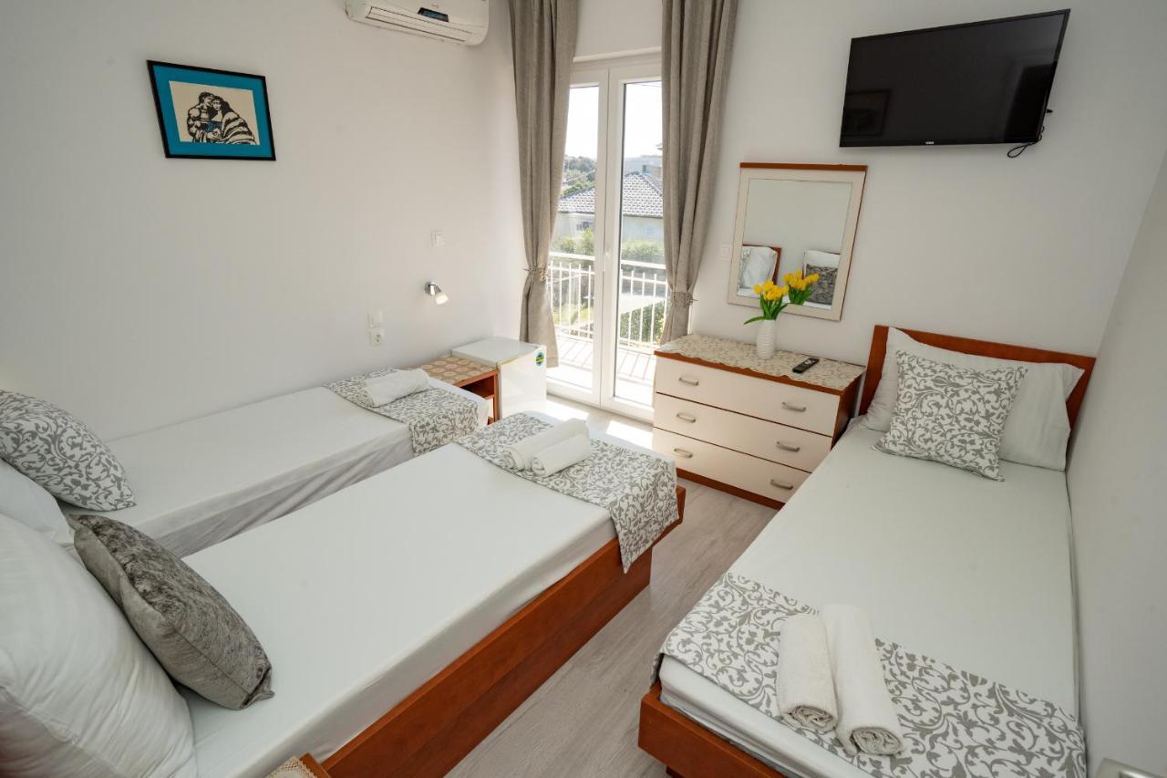 Rooms Magnolia With Pool Novalja Εξωτερικό φωτογραφία