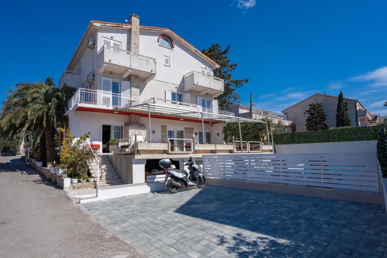 Rooms Magnolia With Pool Novalja Εξωτερικό φωτογραφία