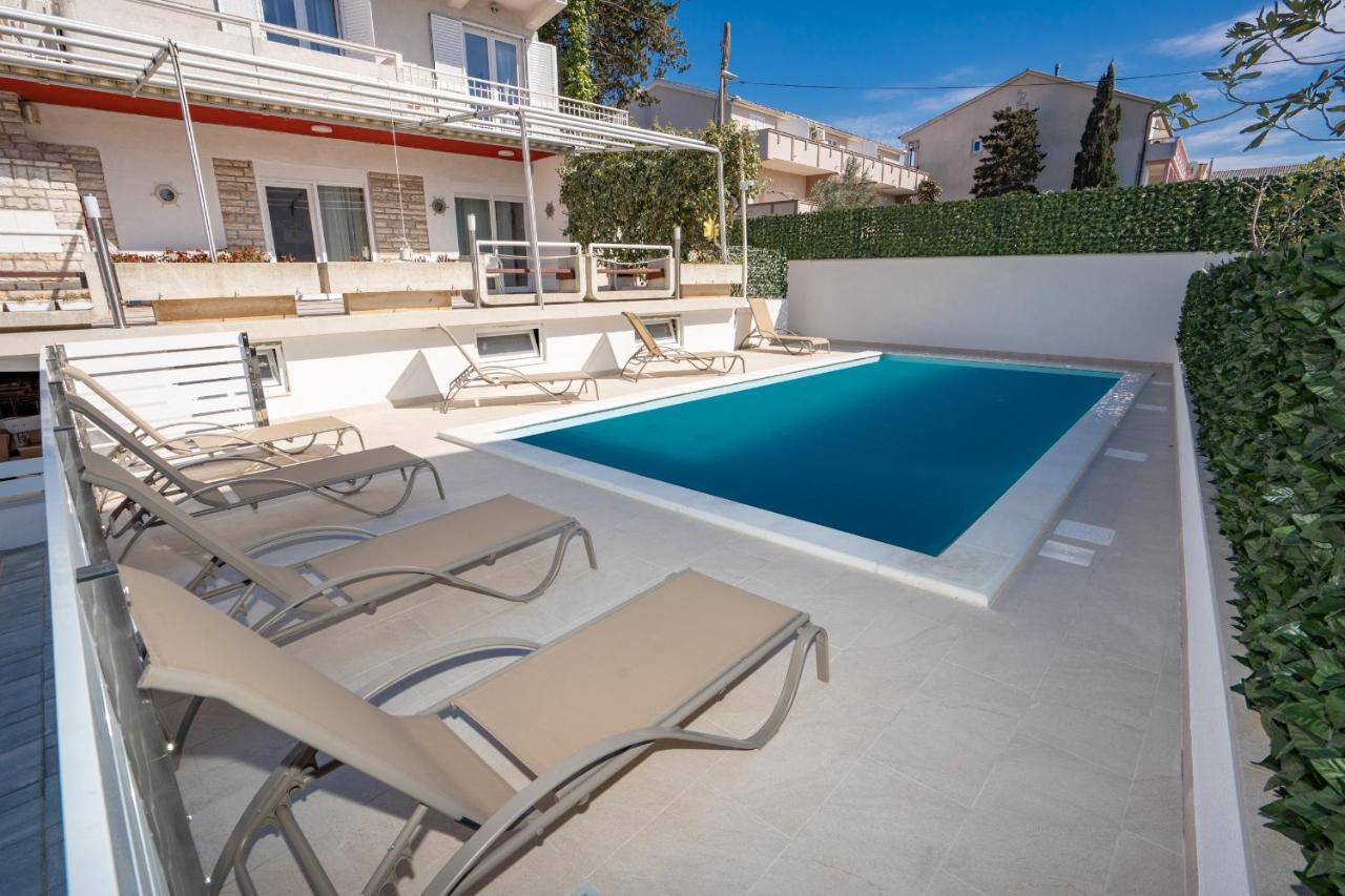 Rooms Magnolia With Pool Novalja Εξωτερικό φωτογραφία