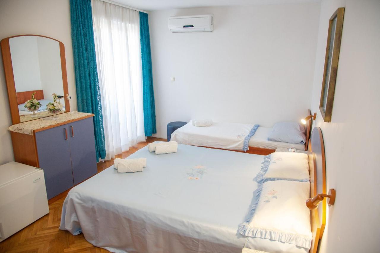Rooms Magnolia With Pool Novalja Εξωτερικό φωτογραφία