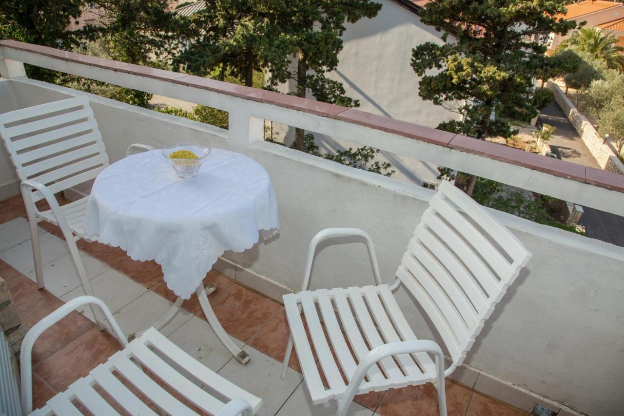 Rooms Magnolia With Pool Novalja Εξωτερικό φωτογραφία